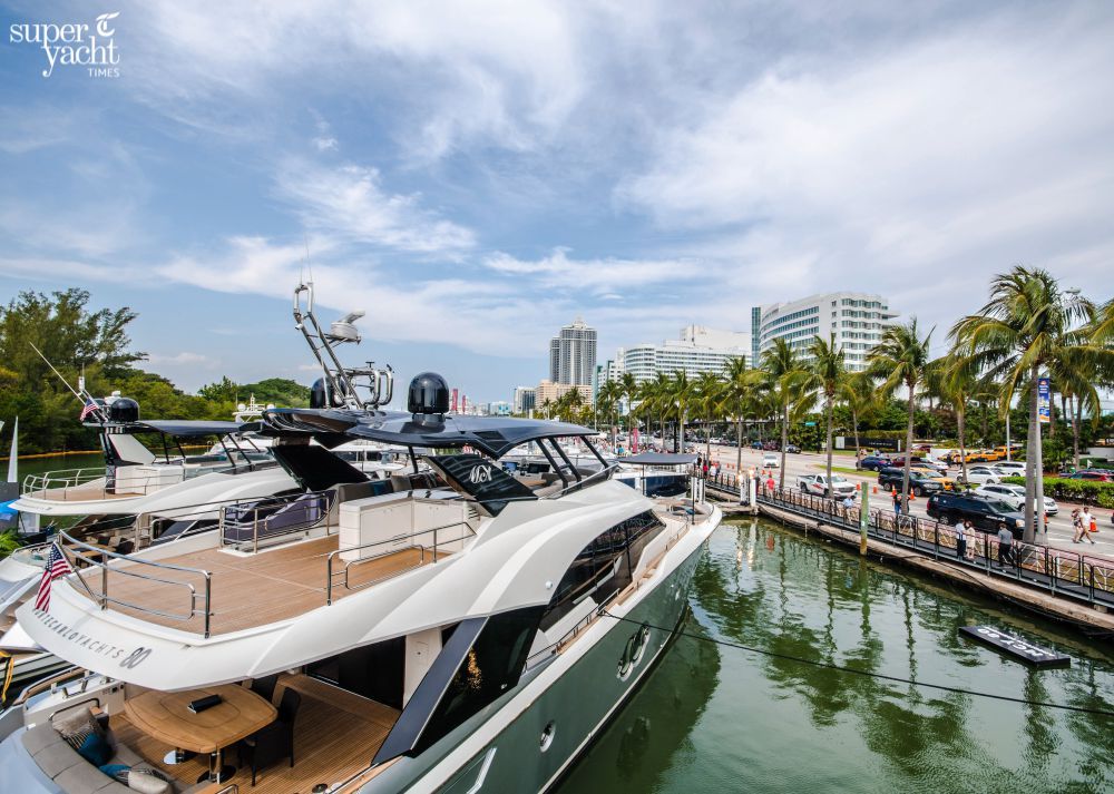 Yachts Miami Beach.