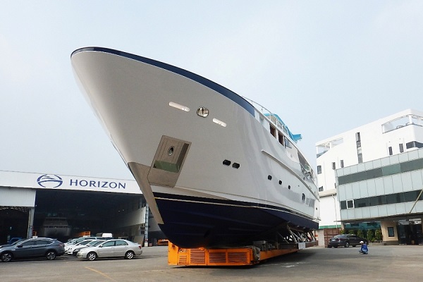 Horizon Yachts - CC110 Abaco .