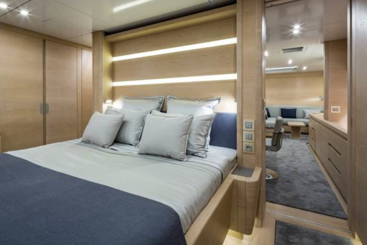 WinWin- Superyacht- master cabin