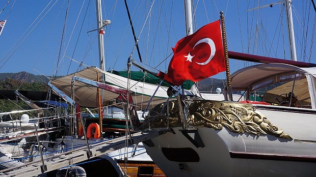 türk-bayraklı-tekne-2