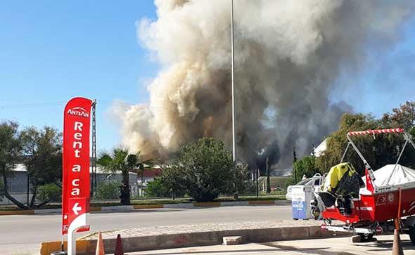 Antalya'da Tersanede Yangın Çıktı!,,
