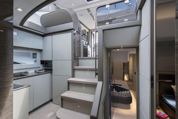 Austin Parker 48 Sportfly