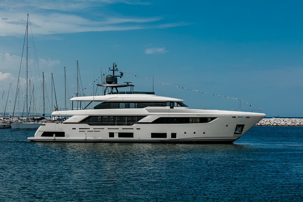 5. Navetta 37.