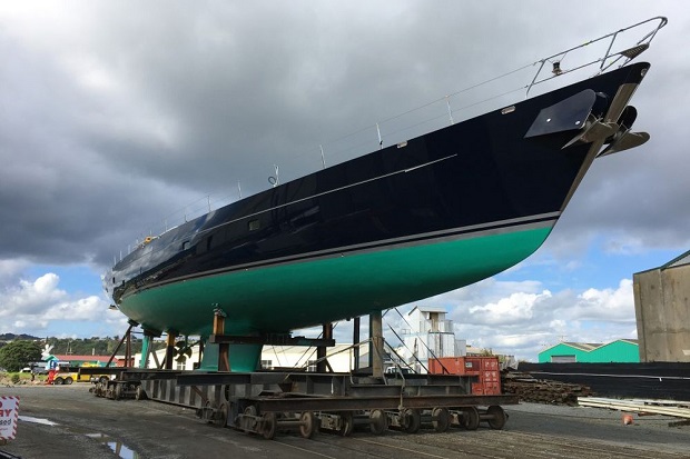 140 Feet Bella Regazza Yeniden Suya İndi