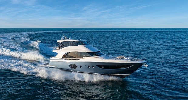 Yeni MCY 76 Skylounge