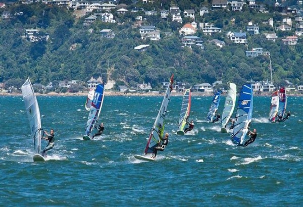  Wellington'da 55 knot’ta Windsurf Yarışı