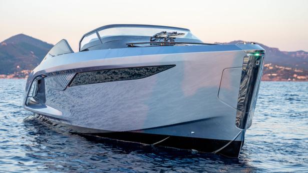 Princess Yachts, R35.