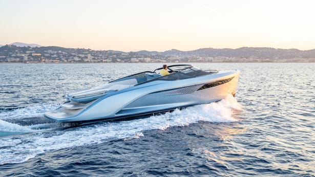 Princess Yachts, R35