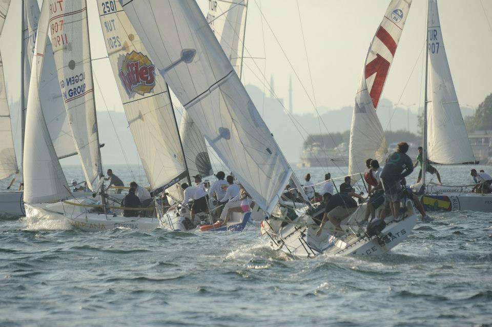 Sport Boat'ların açılış yarışı, rüzgarsızlık nedeniyle yapılamadı