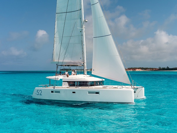Lagoon 52 F-4